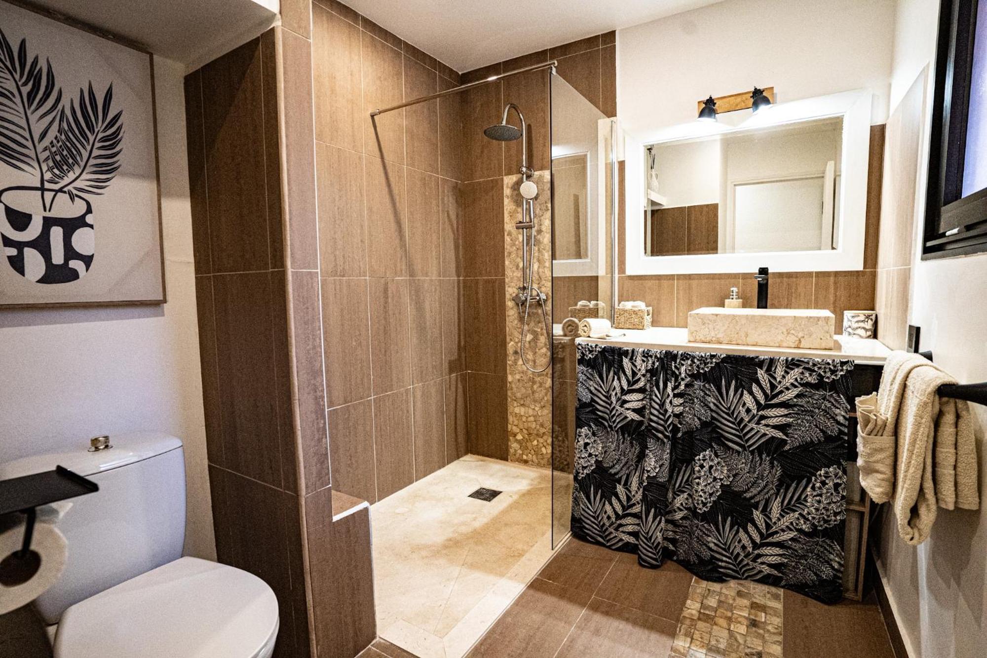 Condo Enjoy Baie Nettlé Extérieur photo